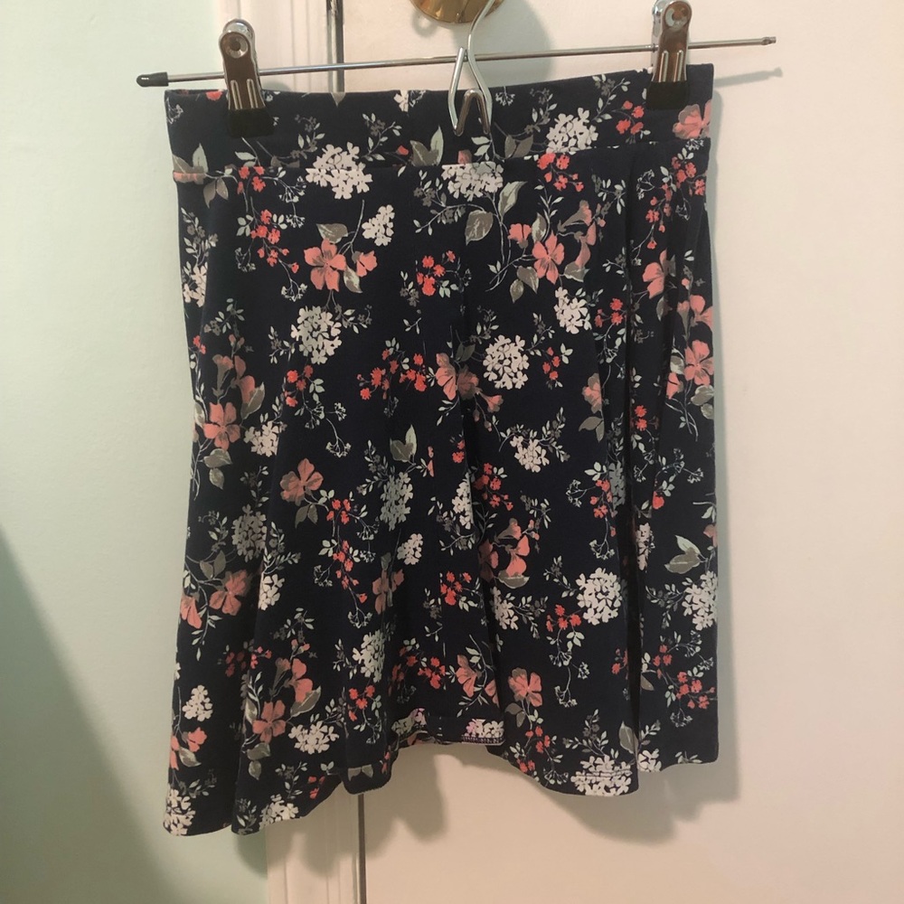 Floral mini skirt
